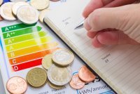 Кабмін схвалив законопроєкт про збільшення прожиткового мінімуму у 2020-році - 2027 гривень