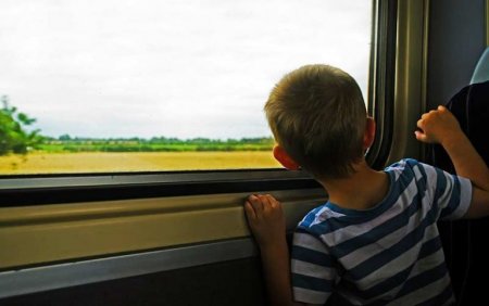 З квітня цього року проїзд по Україні стане безкоштовним для школярів
